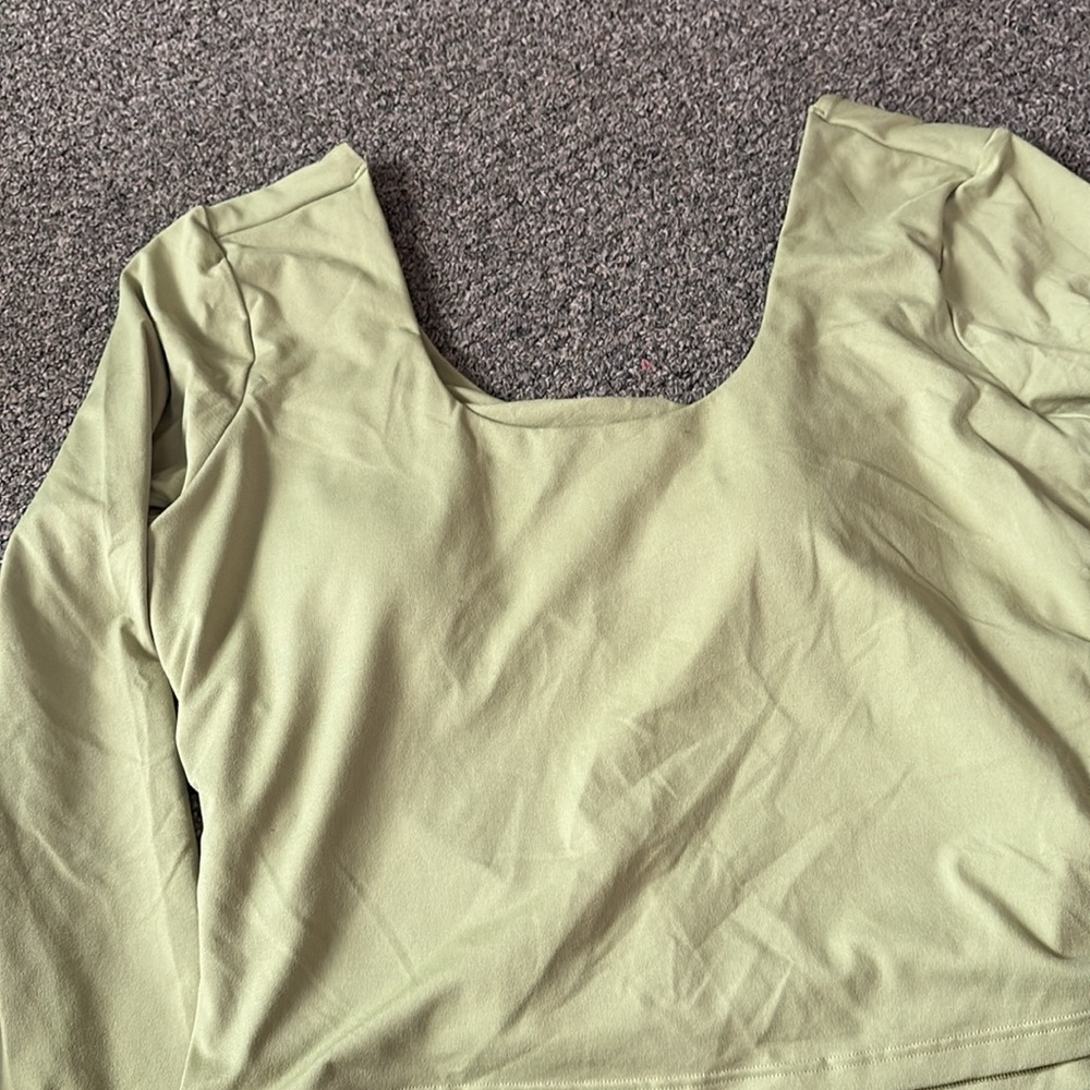 Fabletics Two Piece Set - Picture 6 of 8